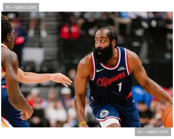 骑士哈登激活阿伦低位威胁 让米切尔在关键时刻获得喘息空间